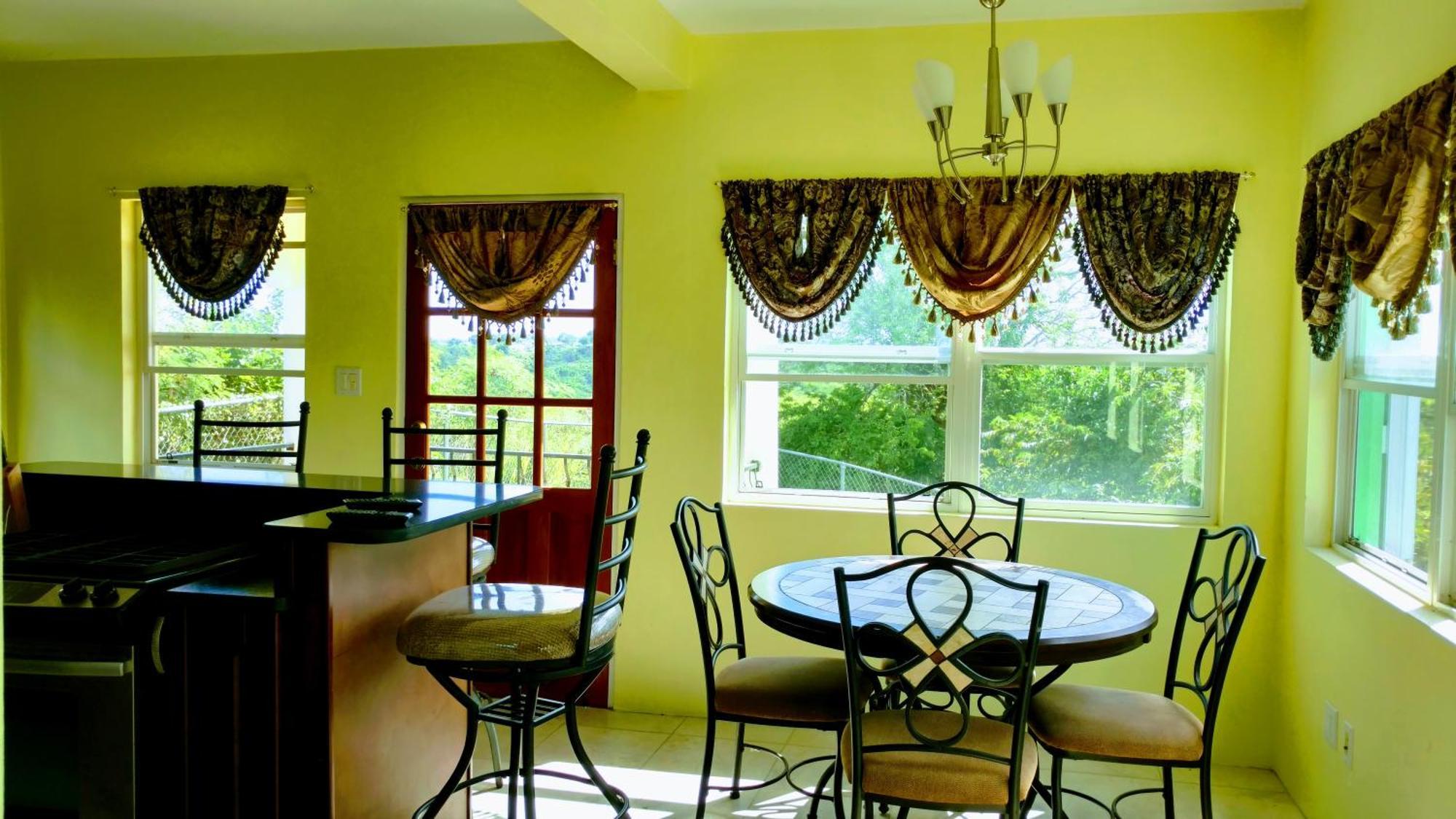 Zeus Estate Guesthouse St. John's Zewnętrze zdjęcie