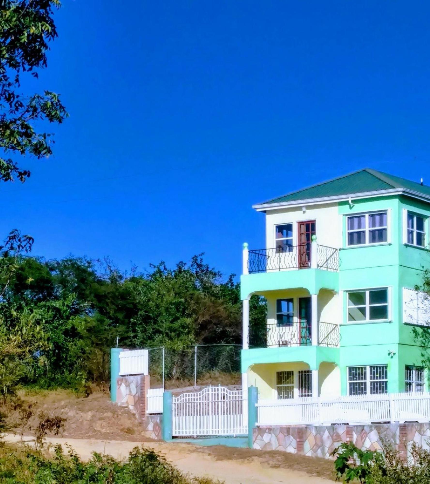 Zeus Estate Guesthouse St. John's Zewnętrze zdjęcie